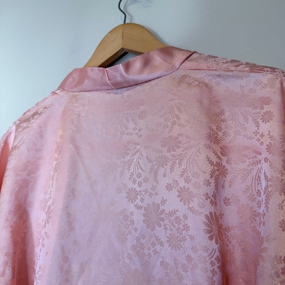 Chandio NY | VTG Blush Pink Jacquard Floral Belted Lingerie Maxi Satin Robe - Picture 13 of 16